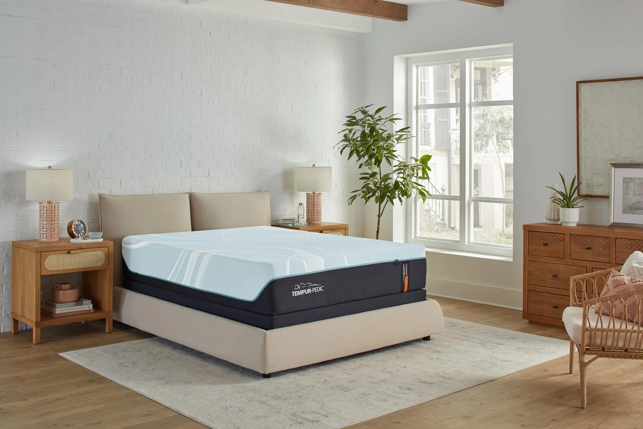 Tempur-Pedic Luxe Adapt 2.0 Firm Mattress - Image 21