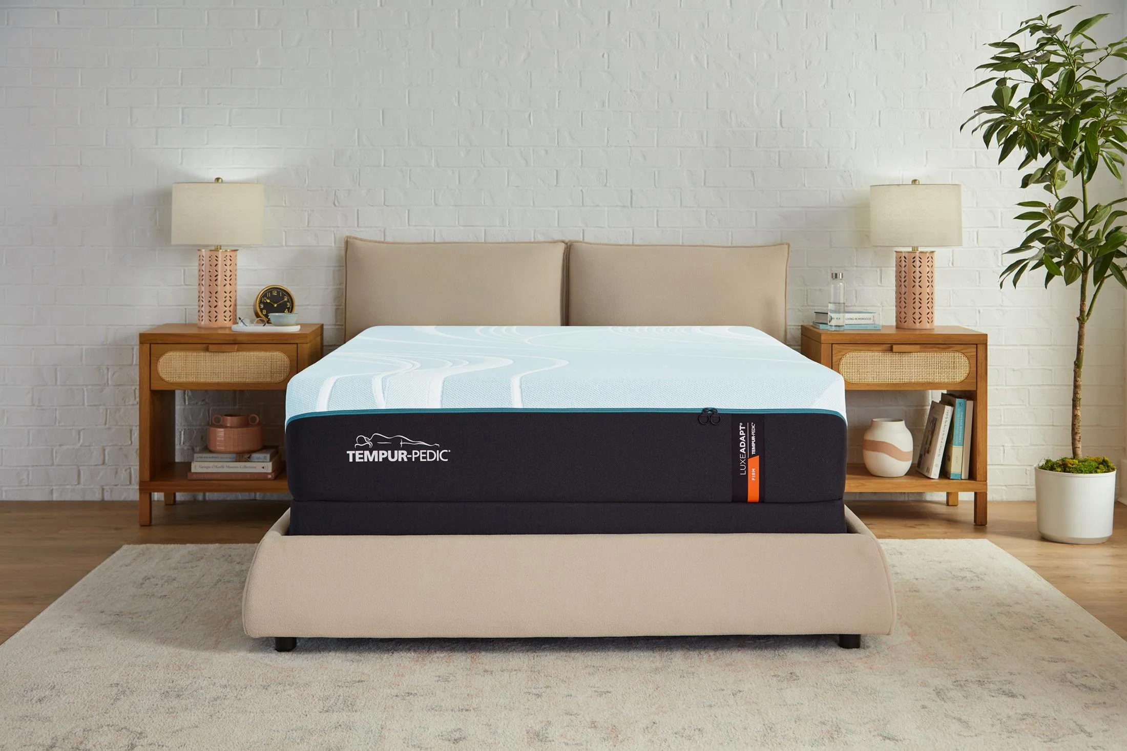 Tempur-Pedic Luxe Adapt 2.0 Firm Mattress - Image 3
