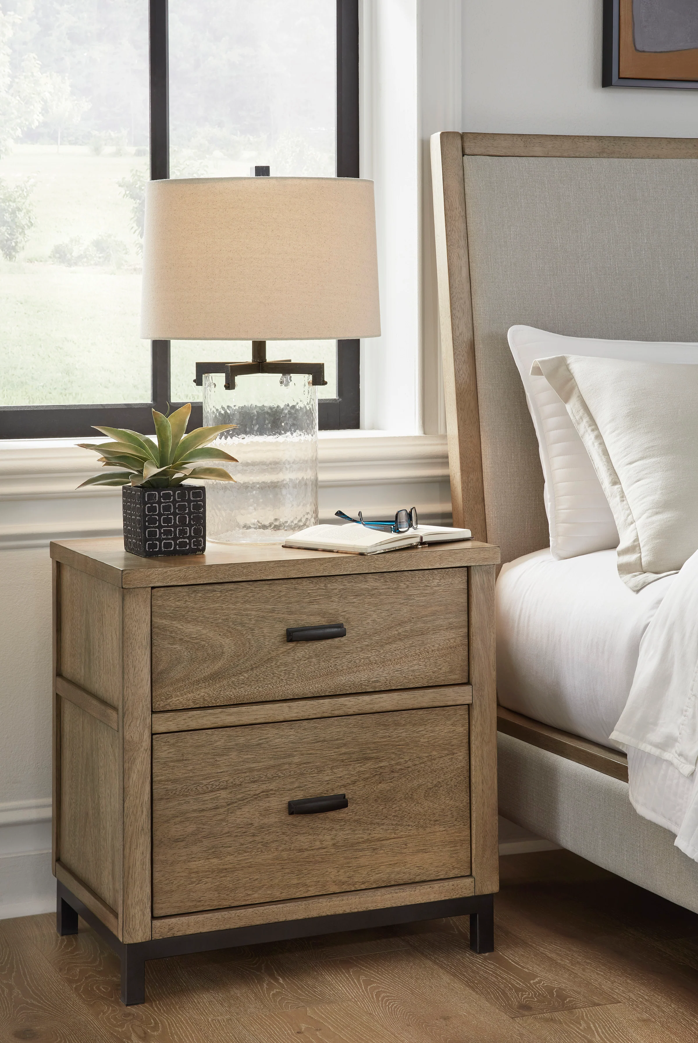 Tomtyn Nightstand - Image 2