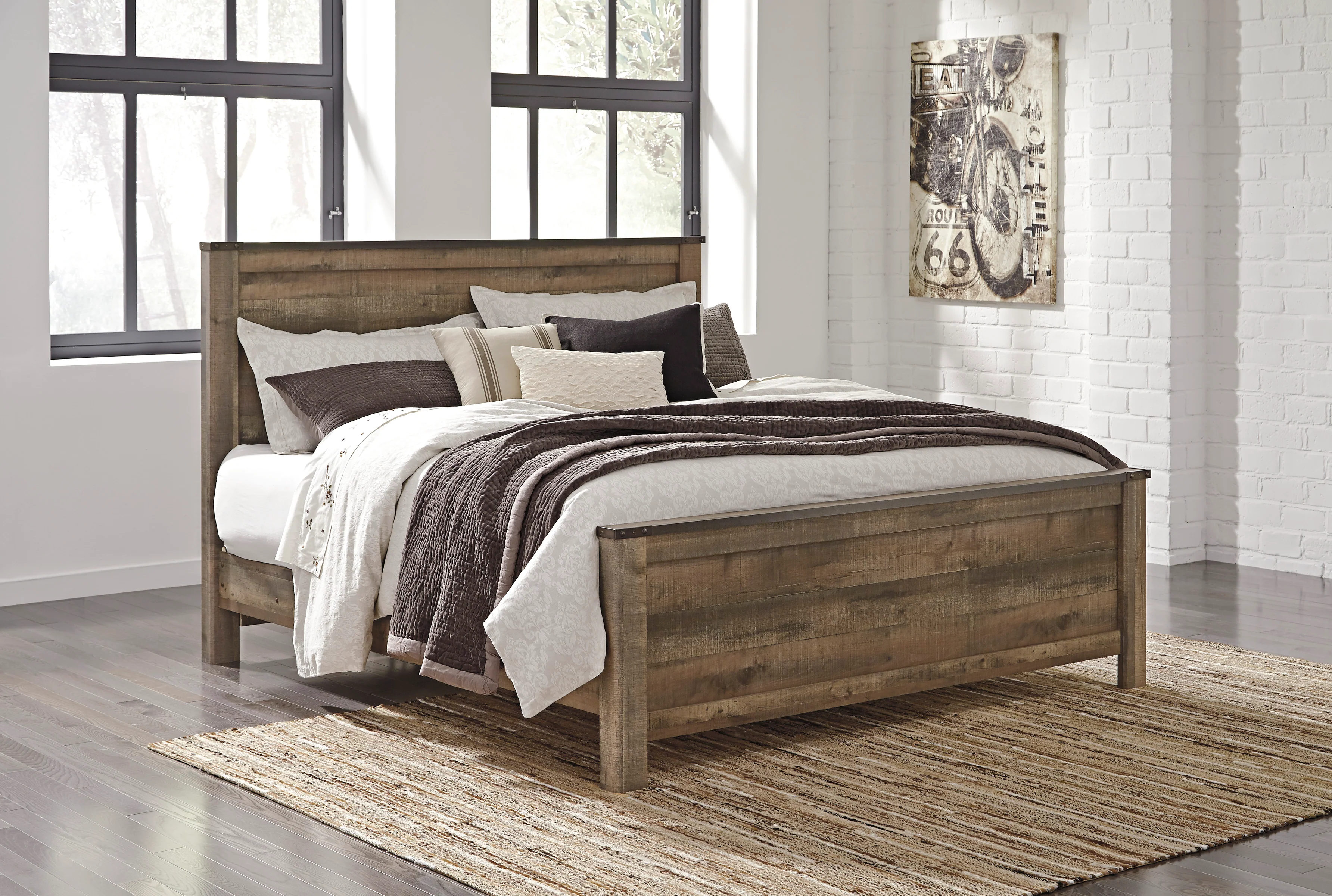 Trinell Panel Bed - Image 3