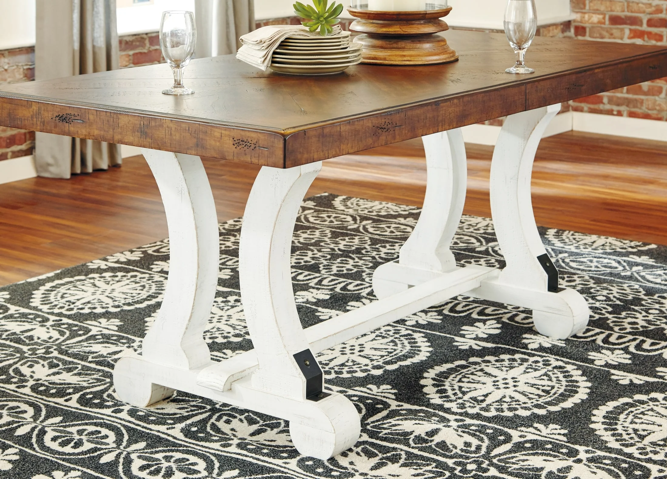 Valebeck Dining Table - Image 3