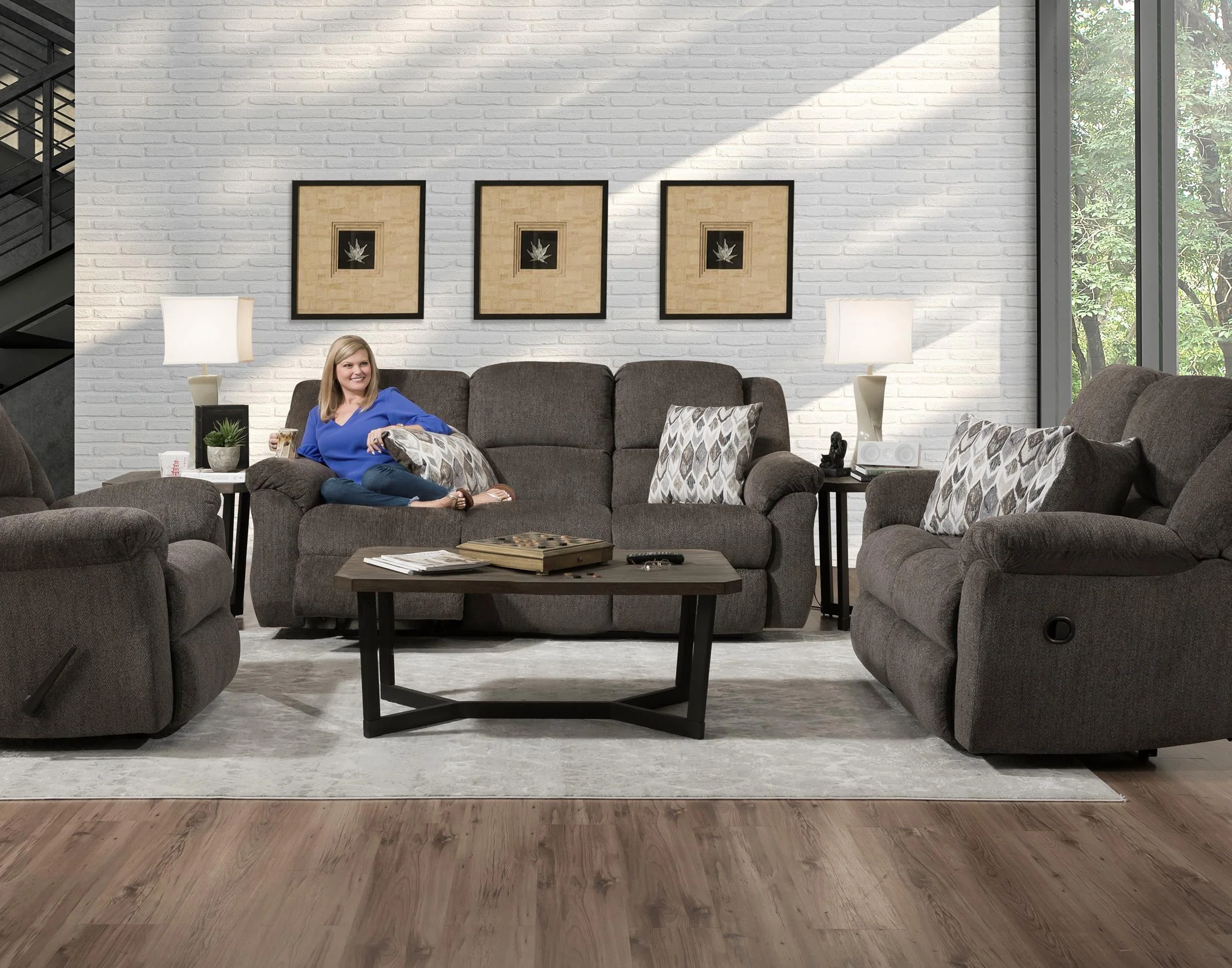Venture Manual Reclining Loveseat - Image 4