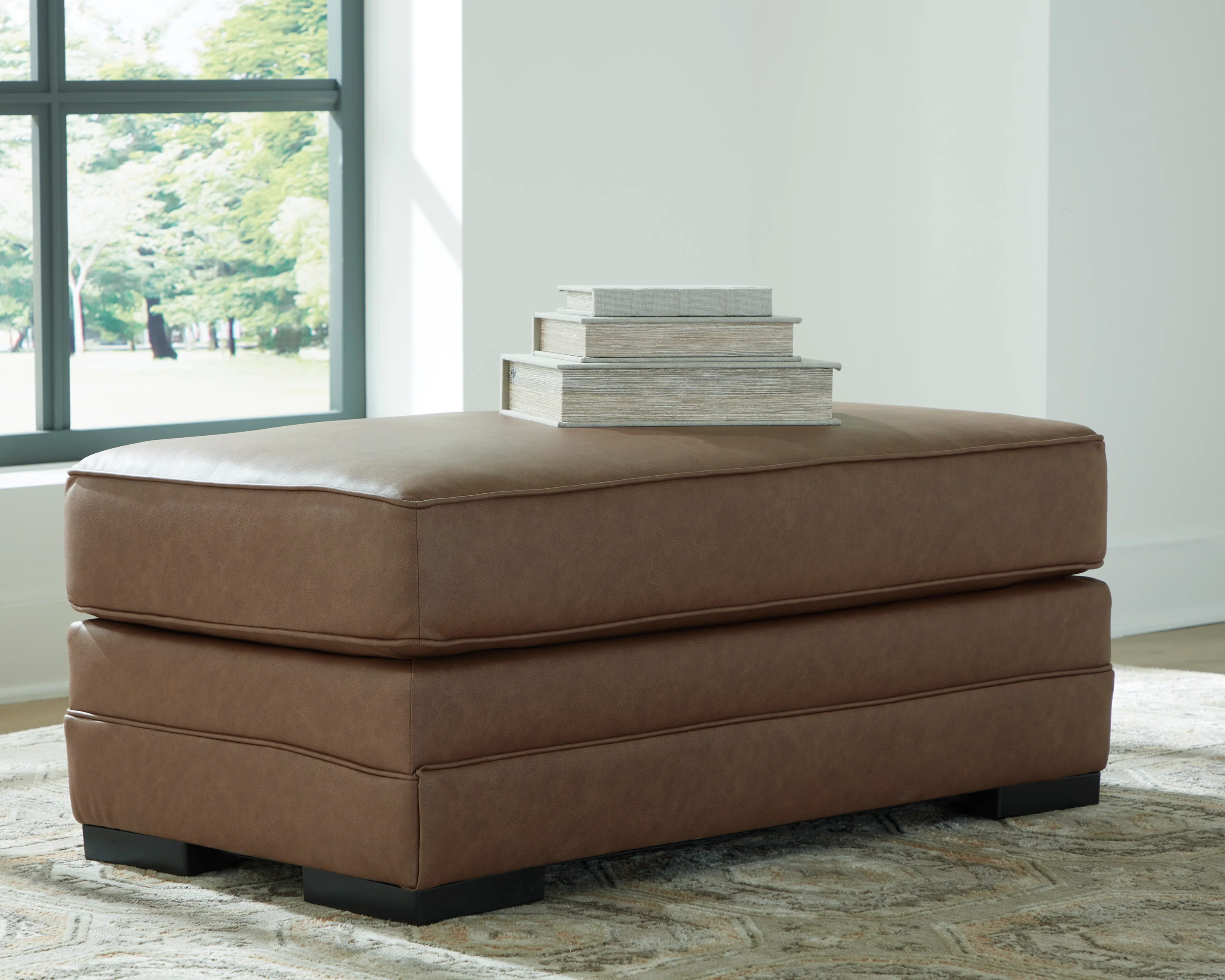 VillaCourt Ottoman - Image 2