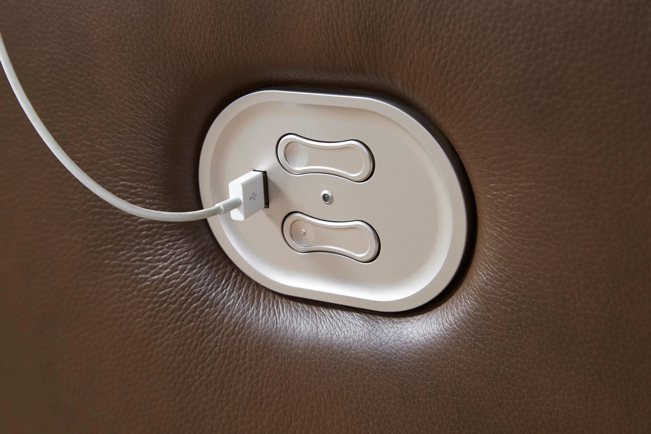 VonRyan Leather Power Reclining Sofa - Image 5