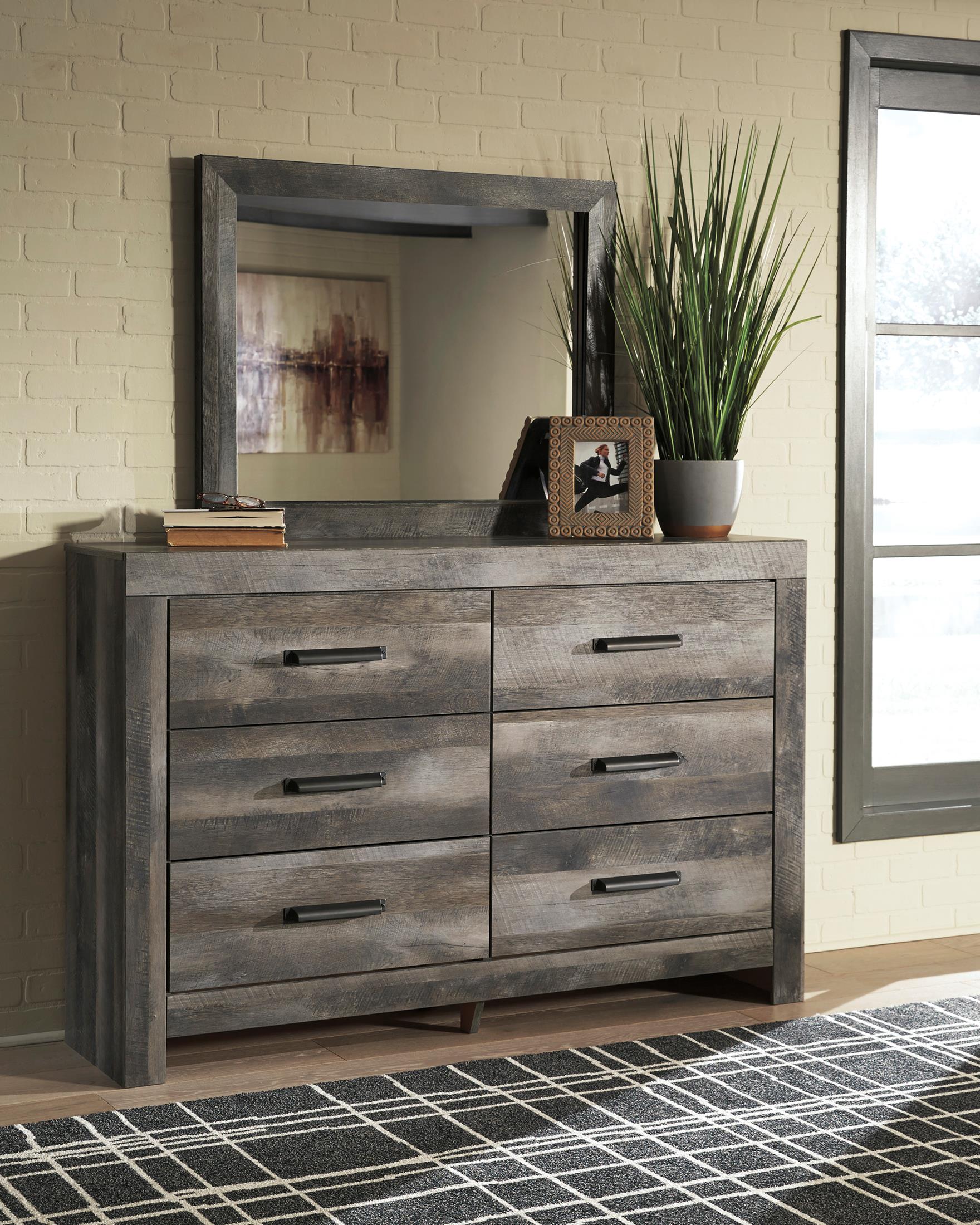 Wynnlow Dresser and Mirror - Image 2