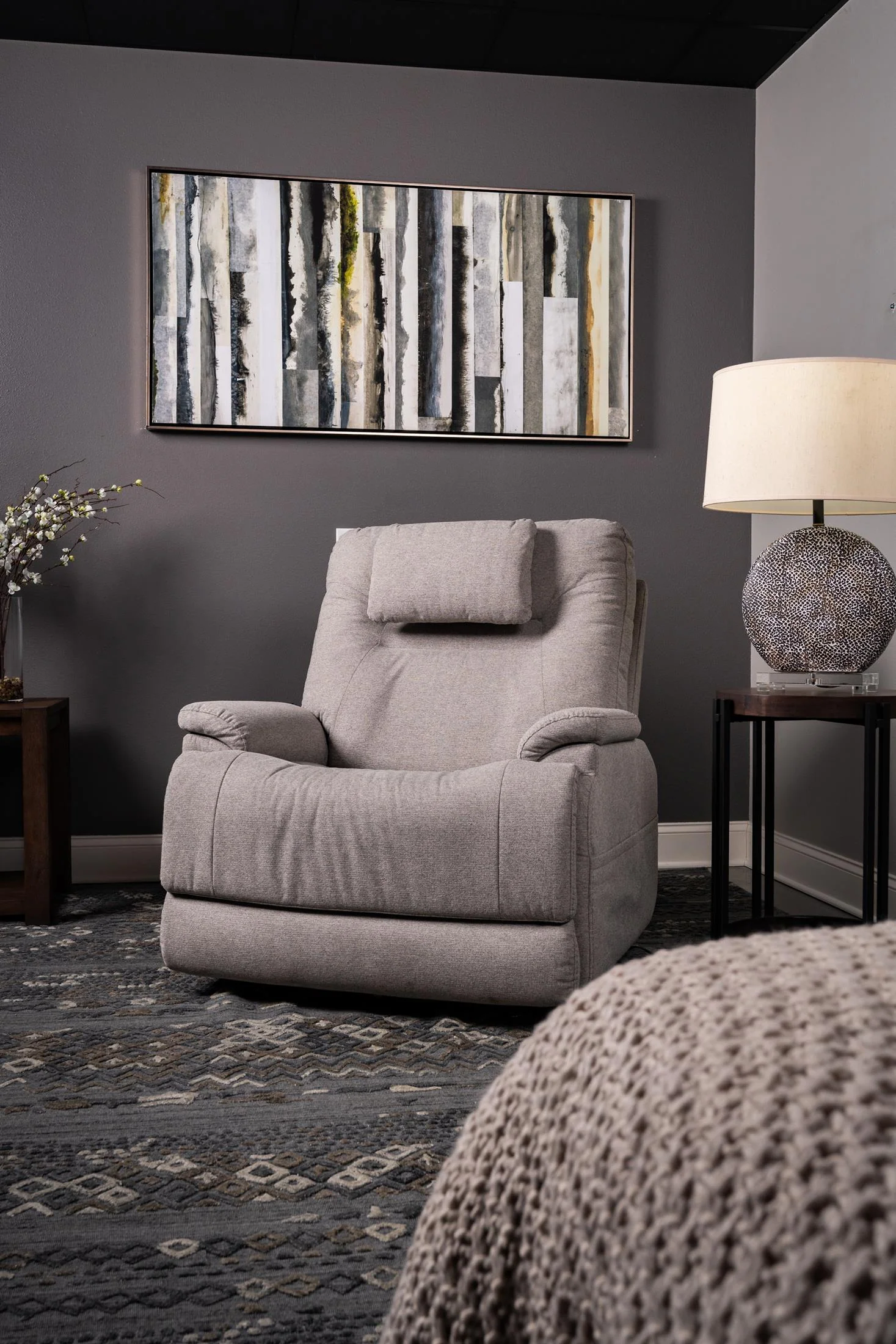 Zecliner Model 2 Power Lift Recliner - Image 7